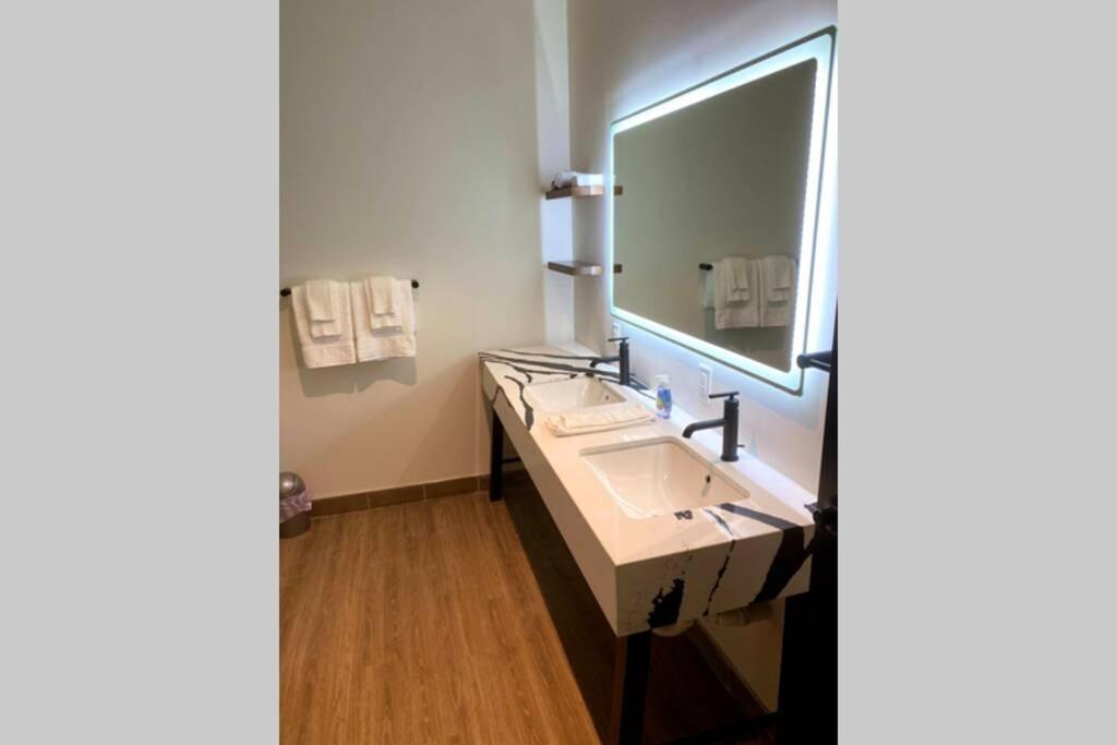 3E-Spacious Close To Pitt/Cmu/Carlow, Sleeps 4 Pittsburgh Exteriör bild